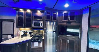 Modern Family-Friendly Getaway