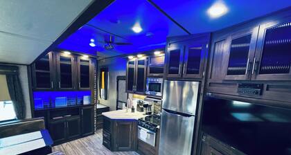 Modern Family-Friendly Getaway