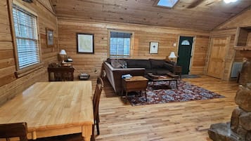 Smart TV, fireplace, DVD player, stereo