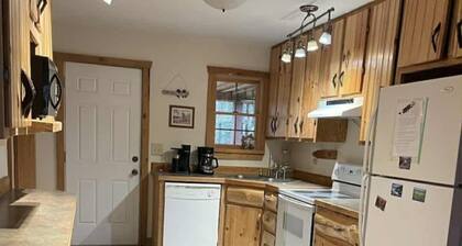 Privacy & nature with Hot Tub, Fireplace, fire pit, & local outdoor activities,