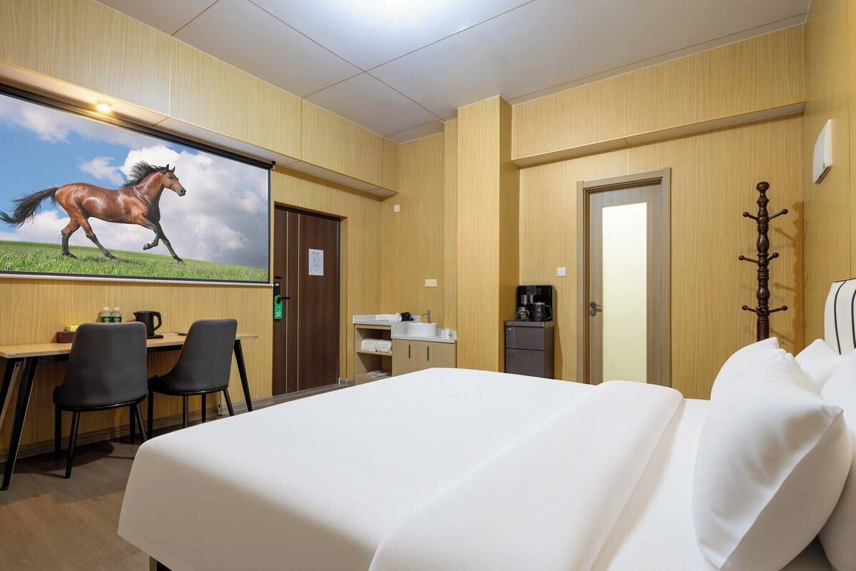 Kamar Double Comfort, pemandangan kota | Seprai premium dan didekorasi berbeda-beda