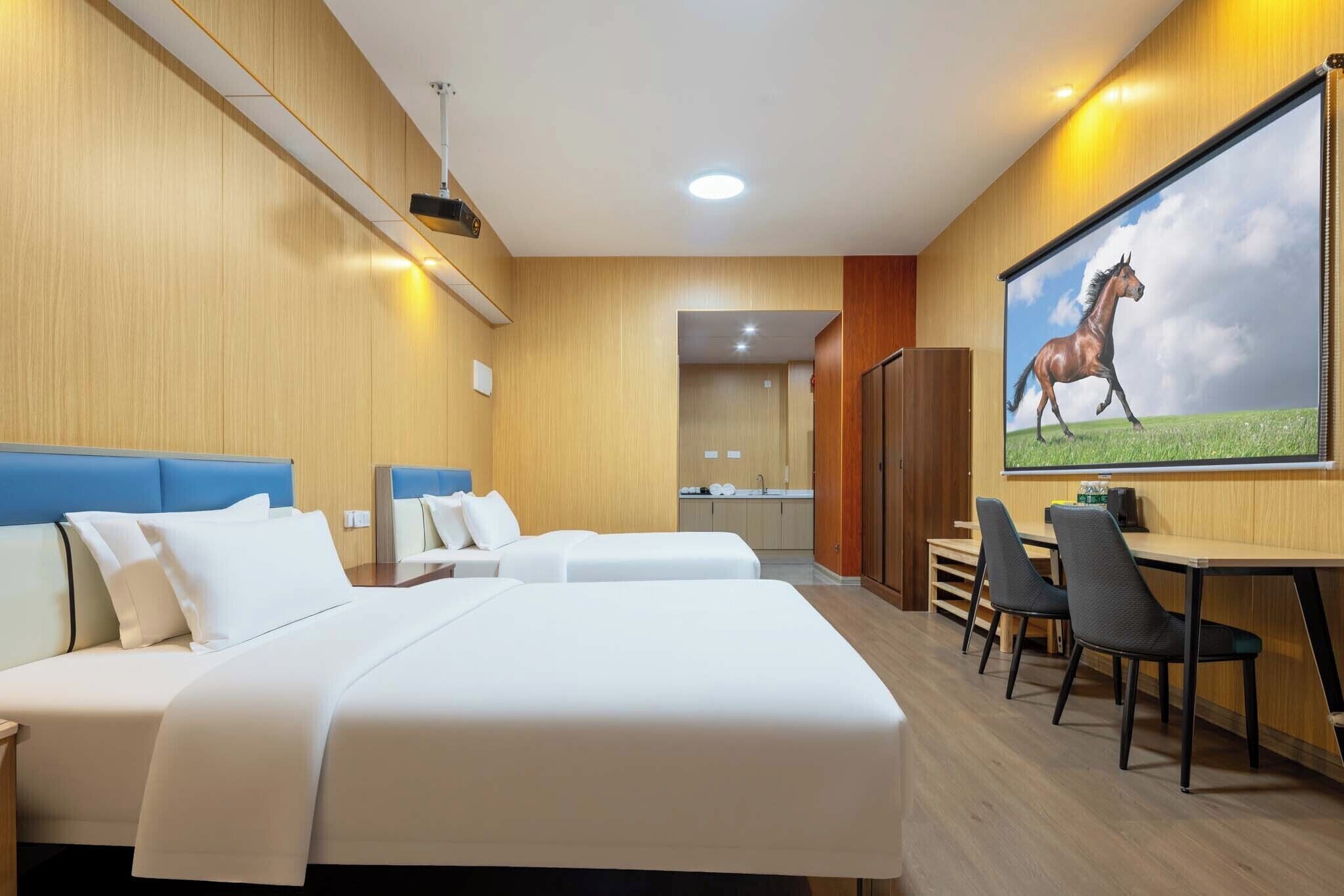 Kamar Twin Mewah, pemandangan kota | Seprai premium dan didekorasi berbeda-beda