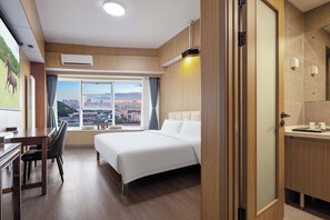 Kamar Double Comfort, pemandangan kota | Seprai premium dan didekorasi berbeda-beda