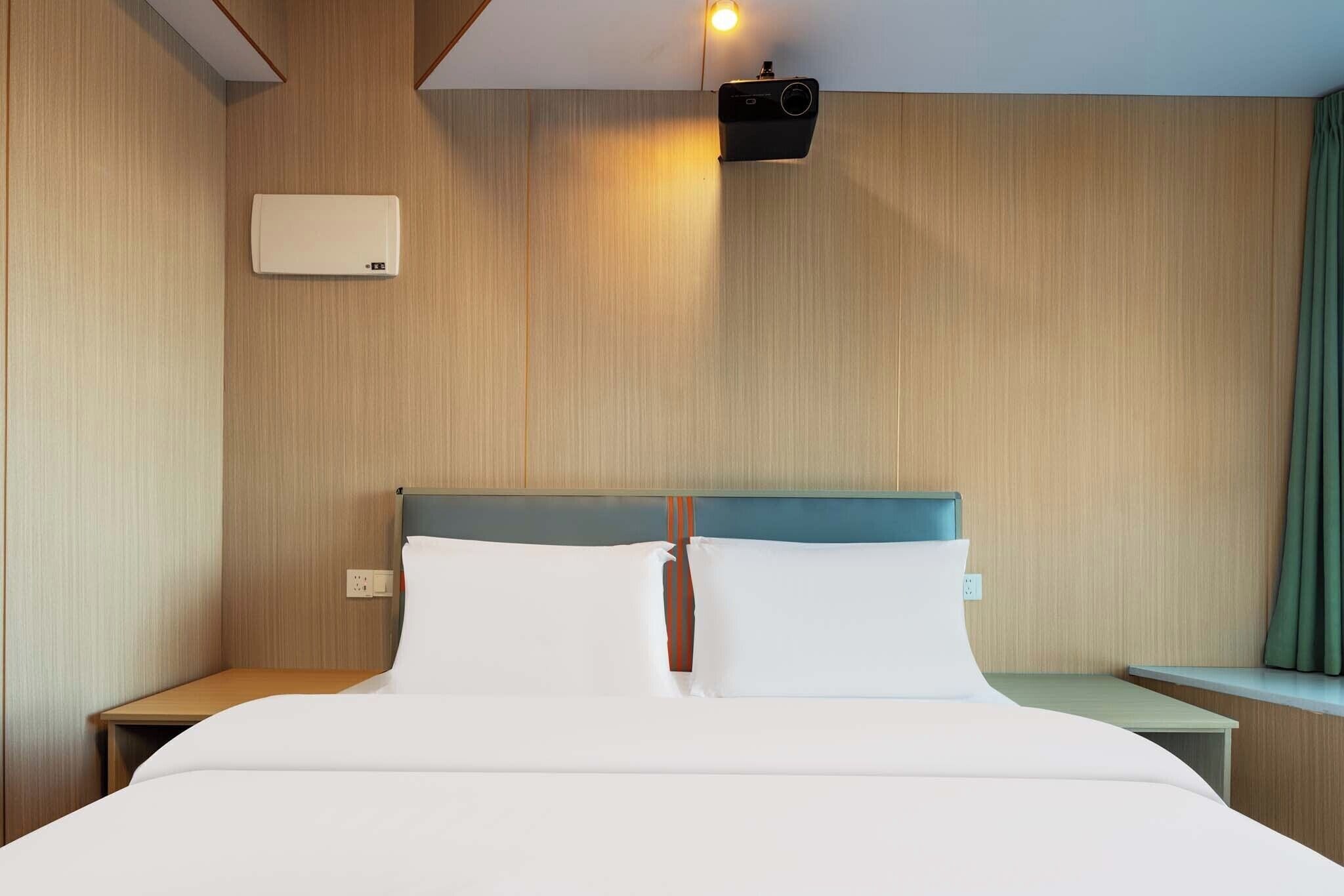 Kamar Double Ekonomi, pemandangan bukit | Seprai premium dan didekorasi berbeda-beda