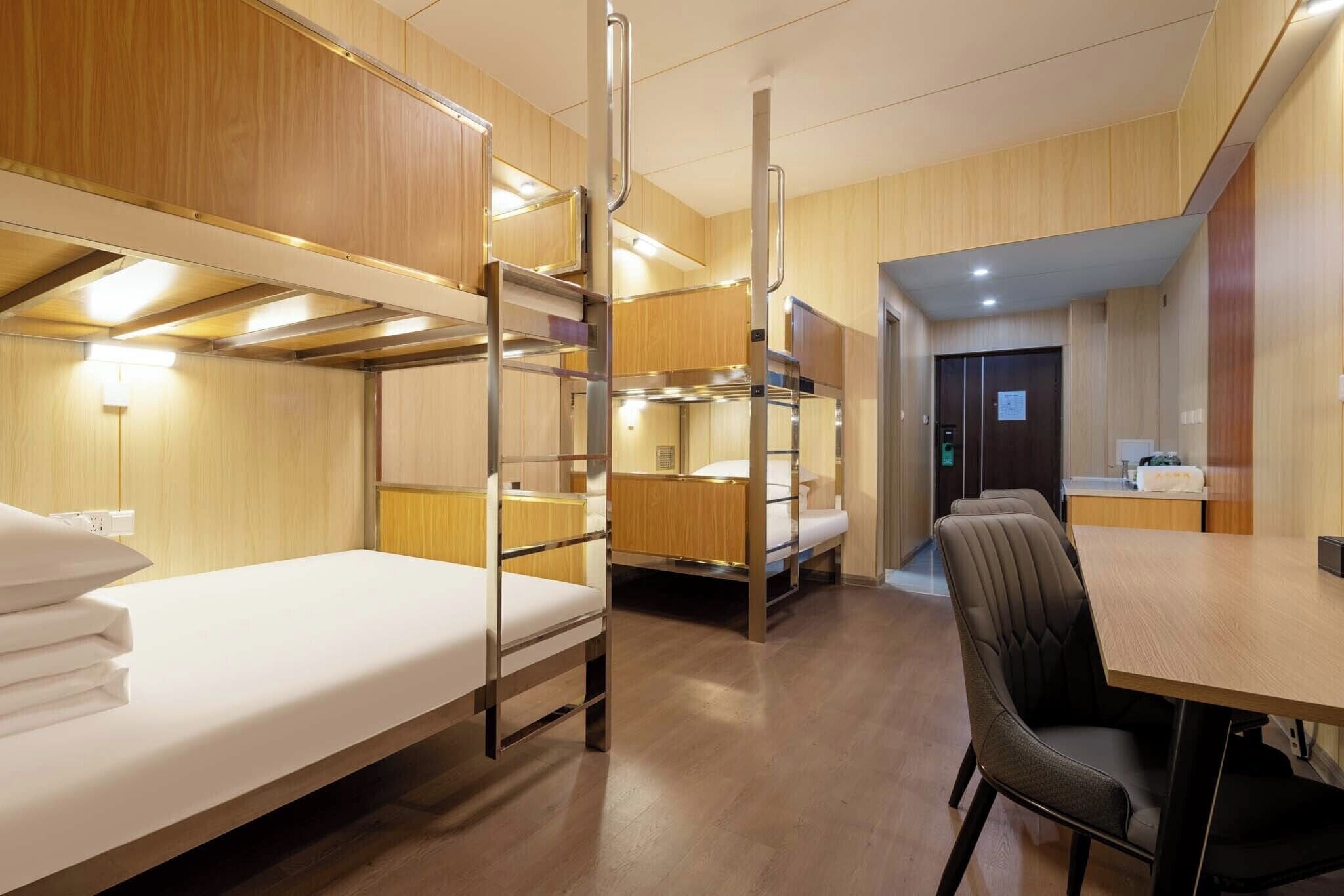 Seprai premium dan didekorasi berbeda-beda