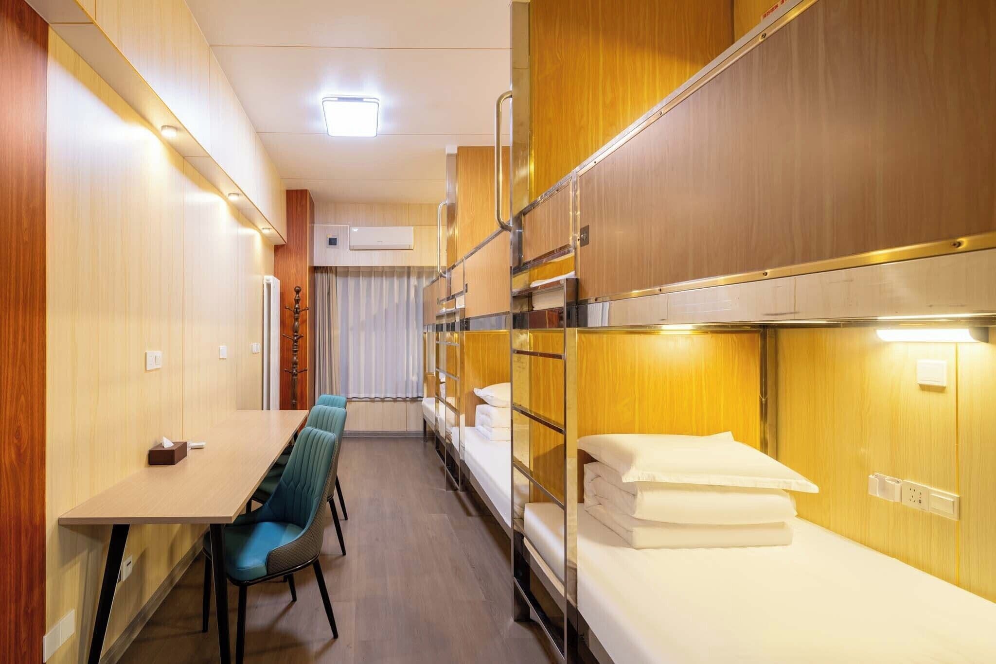 Seprai premium dan didekorasi berbeda-beda