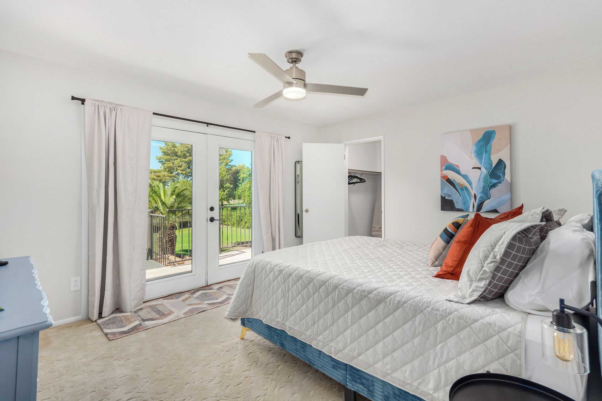 5 bedrooms, desk, free WiFi, bed sheets