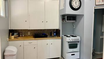 Microondas, horno y parrilla de estufa