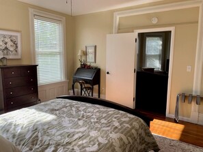 1 dormitori, planxa i posts de planxar, wifi i roba de llit 