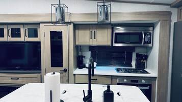 Micro-ondas, fogão, cooktop