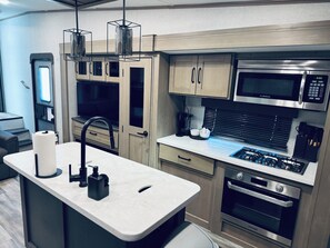 Micro-ondas, fogão, cooktop