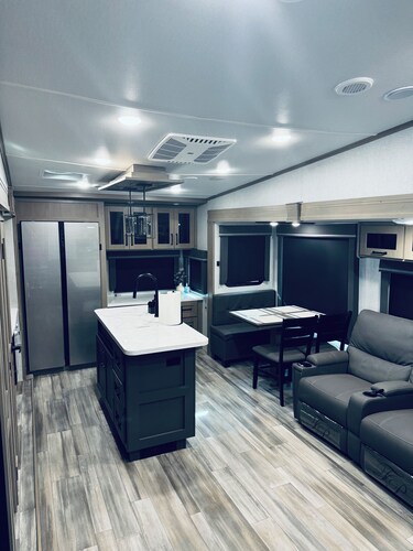 Relaxing RV w/ Outdoor Area