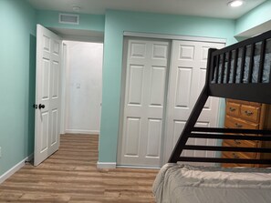 2 soverom, internettilgang og sengetøy