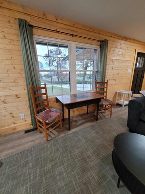 Interior - NEW 3-bedroom cabin 1 mile from the Gorge Underground -- Hot Tub, Games, Sunsets (Rogers)
