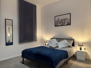 2 habitaciones, tabla de planchar con plancha, wifi y ropa de cama 