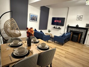 Dining - Chic 2BR • Central • Egg Chair + 65” TV • Sleeps 6 (Sheffield)