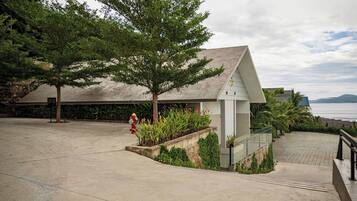 Shared Dormitory, Beach View | Blackout curtains, iron/ironing board, free WiFi