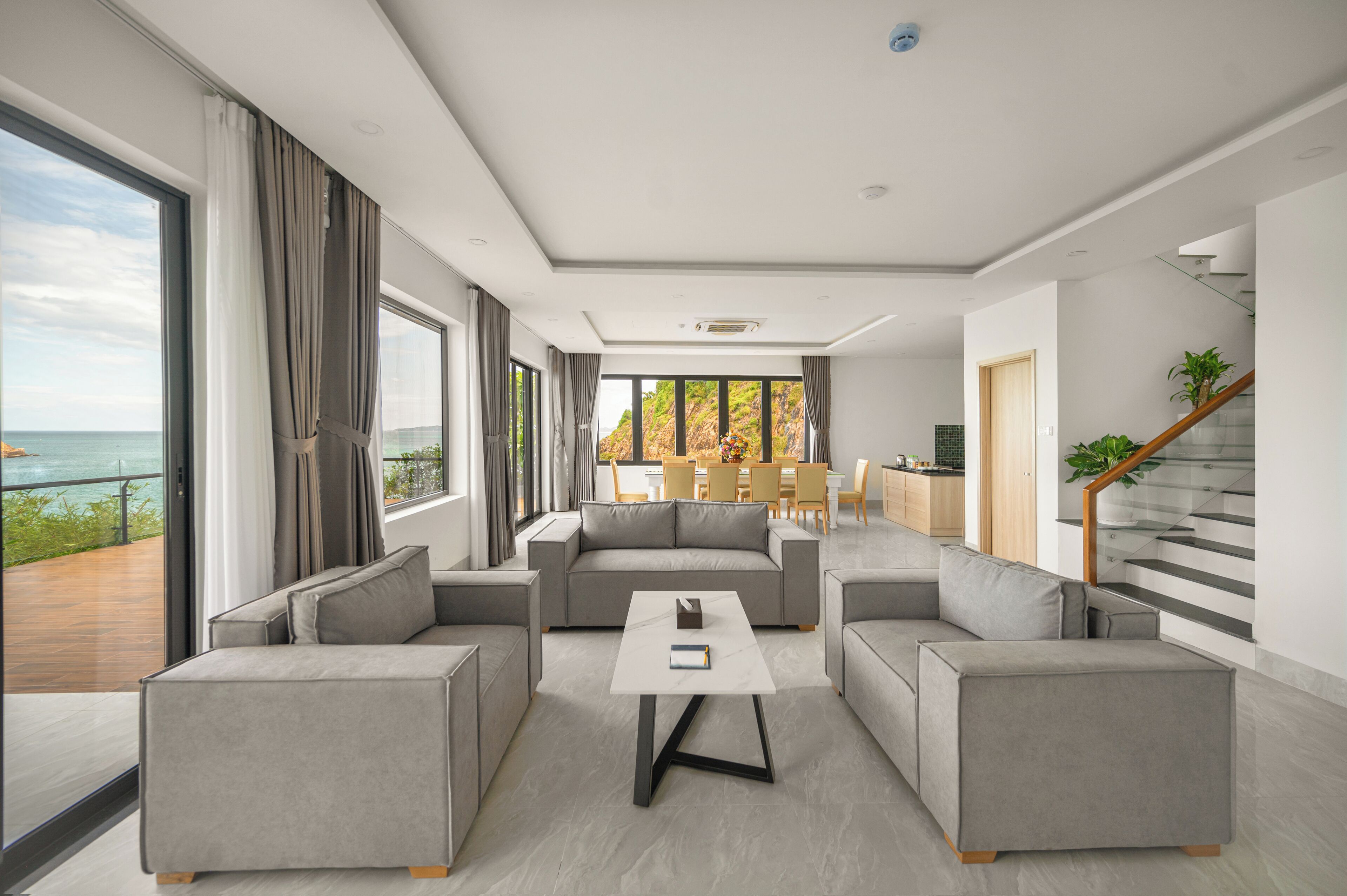 Cortinas opacas, tabla de planchar con plancha, wifi gratis