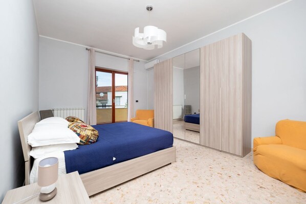 2 bedrooms, iron/ironing board, travel crib, free WiFi