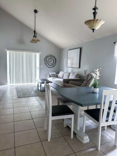  3 Bedroom 2 Bath Close to  Beach, Dining, & Speedway