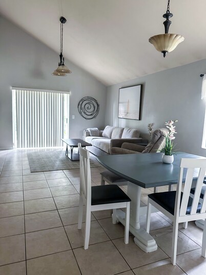  3 Bedroom 2 Bath Close to  Beach, Dining, & Speedway