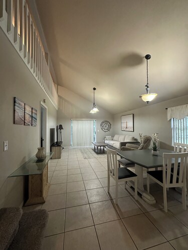  Newly Listed Port Orange  2BR/2BA with Loft Close to  Beach, Dining, & Speedway