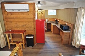 Interior - Private Zoo Experience (Troutman)