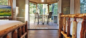 Private Zoo Experience+Private hot tub