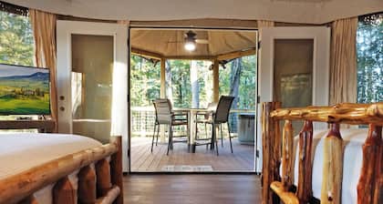 Private Zoo Experience+Private hot tub