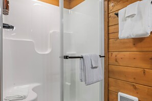 Shower, hair dryer, towels - Luxury Primitive Camping + Private Hot Tub (Troutman)