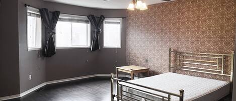 1 室のベッドルーム、WiFi