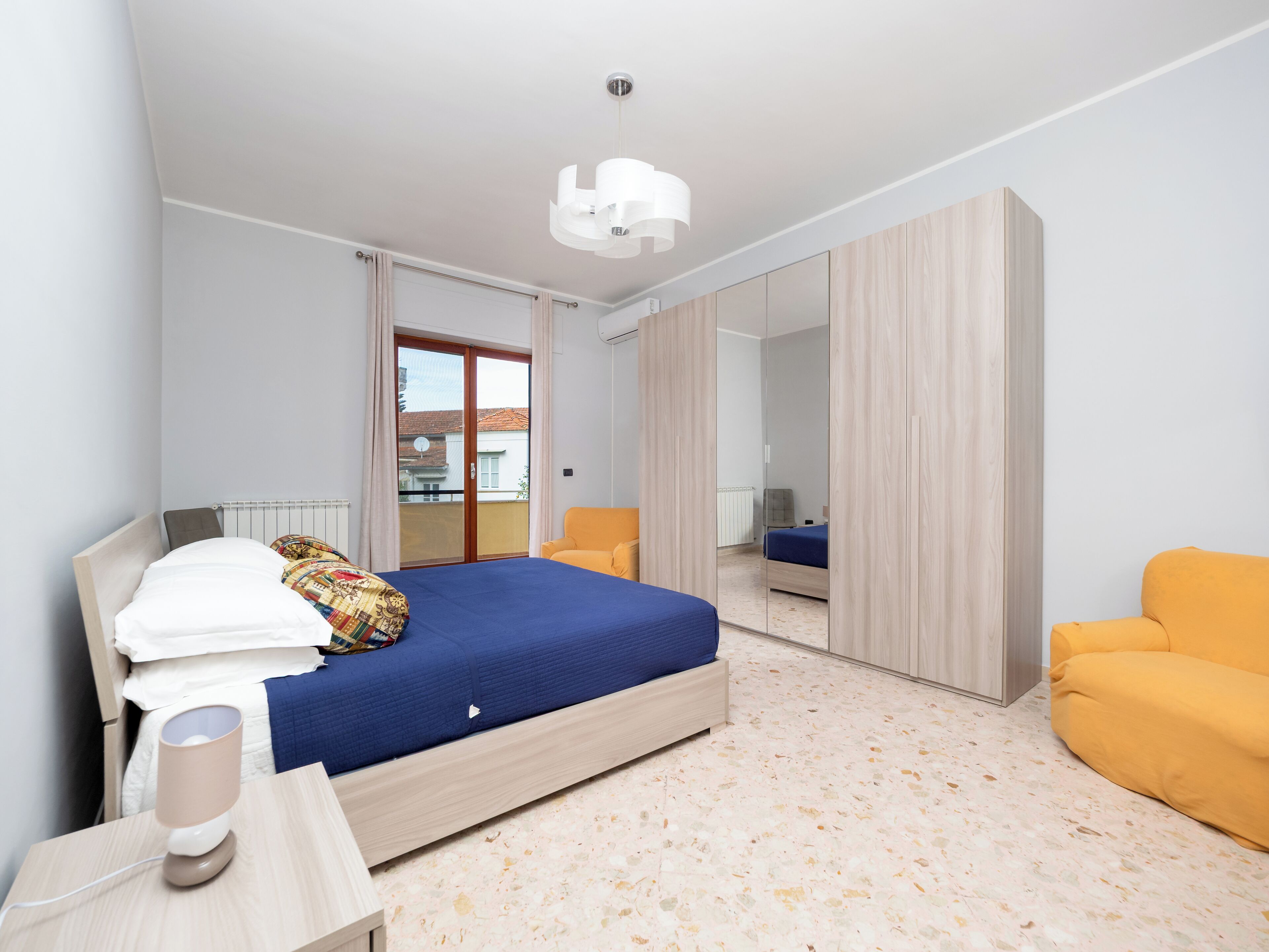 Appartement Confort, balcon, vue ville | Rideaux occultants, fer et planche à repasser, Wi-Fi gratuit