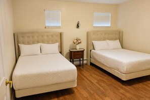 Iron/ironing board, Internet, bed sheets