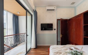 Luxury Apartment, City View