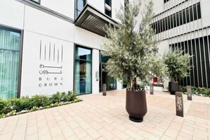 Interior - Luxury 1-Bedroom Apartment At Burj Crown. (Dubai)