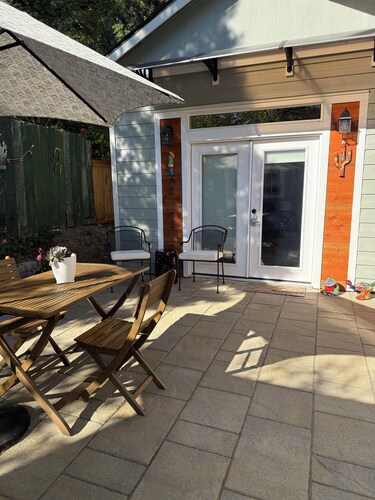 Cozy Guest House for Moms Day travelers or long term professionals