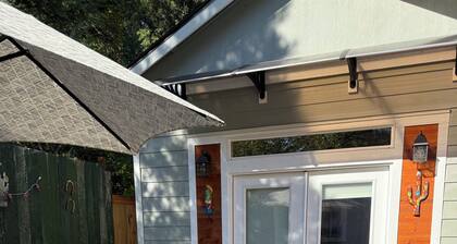 Cozy Guest House for Moms Day travelers or long term professionals