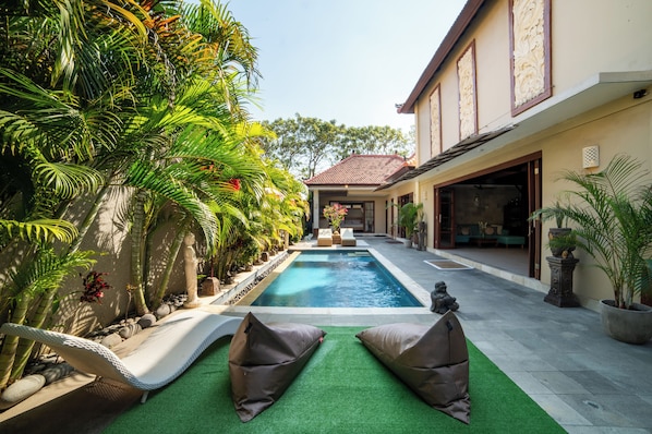 Outdoor pool - Island Getaway Villa (Denpasar)