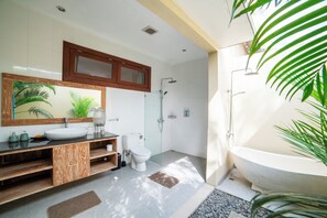 Deluxe Double Room, 3 Bedrooms | Bathroom | Separate tub and shower, hair dryer, towels, soap - Island Getaway Villa (Denpasar)