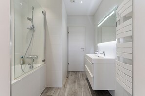 Handtücher, Seife, Toilettenpapier