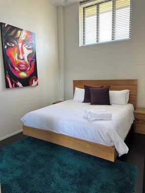 3 chambres, fer et planche à repasser, Wi-Fi, draps fournis