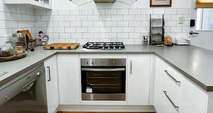 Cottage Bliss on Moonta Main St - Your Perfect cozy Moonta getaway!