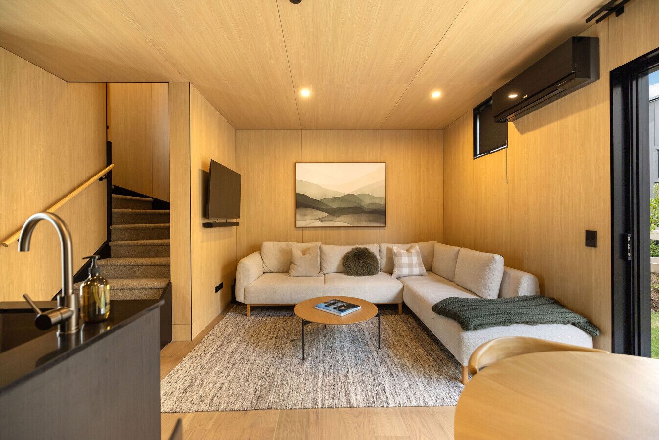 Télévision, chaîne hi-fi