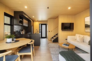 Fernseher, Stereoanlage