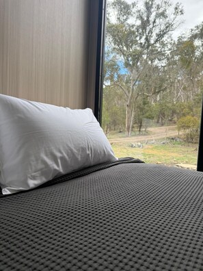 1 habitación y ropa de cama