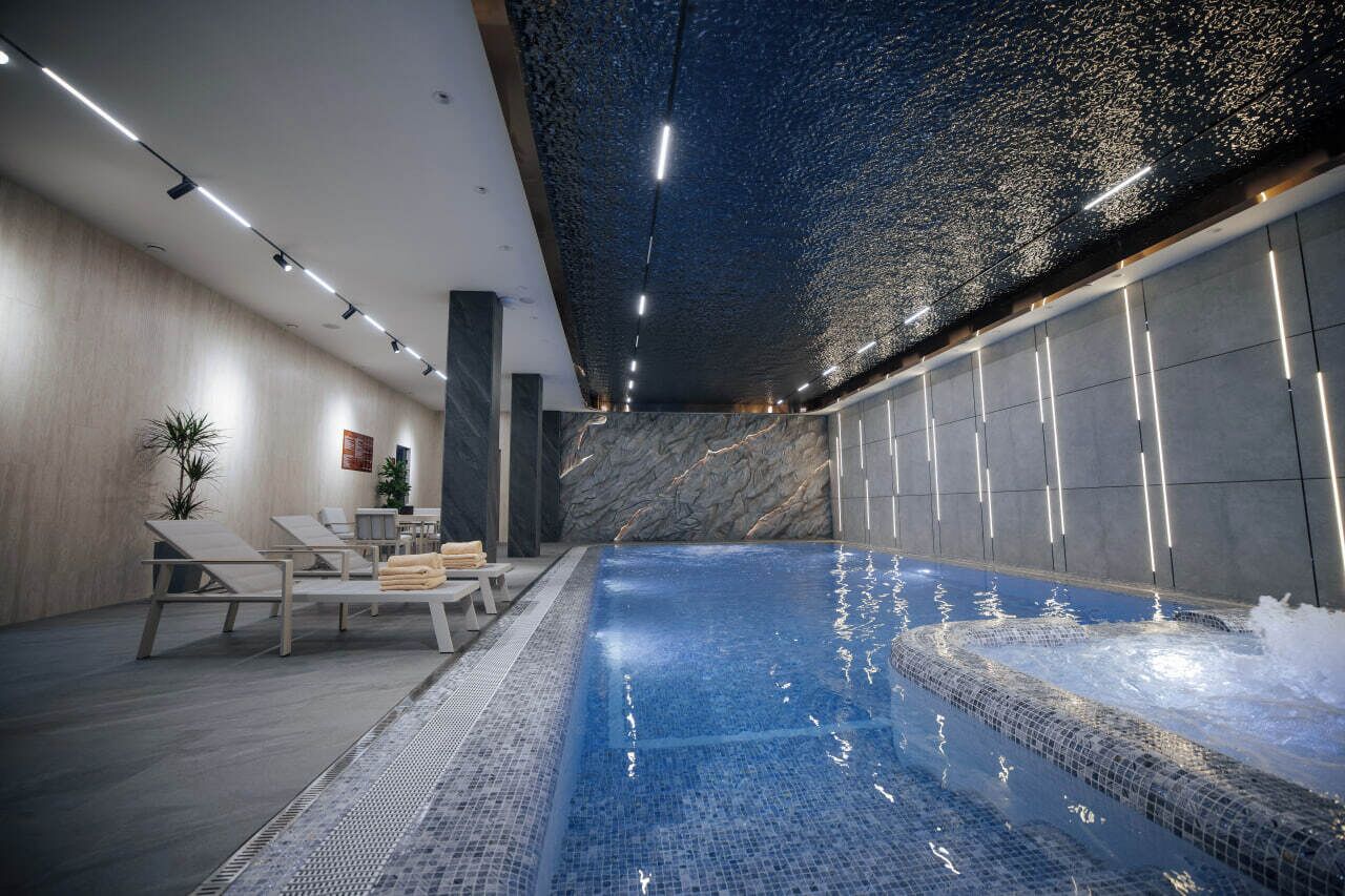 2 indoor pools, open 10:00 AM to 11:00 PM, sun loungers