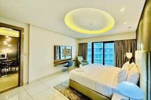 Room - Luxurious 1BR Apartment at Damac Tower, Paramount (Dubai)
