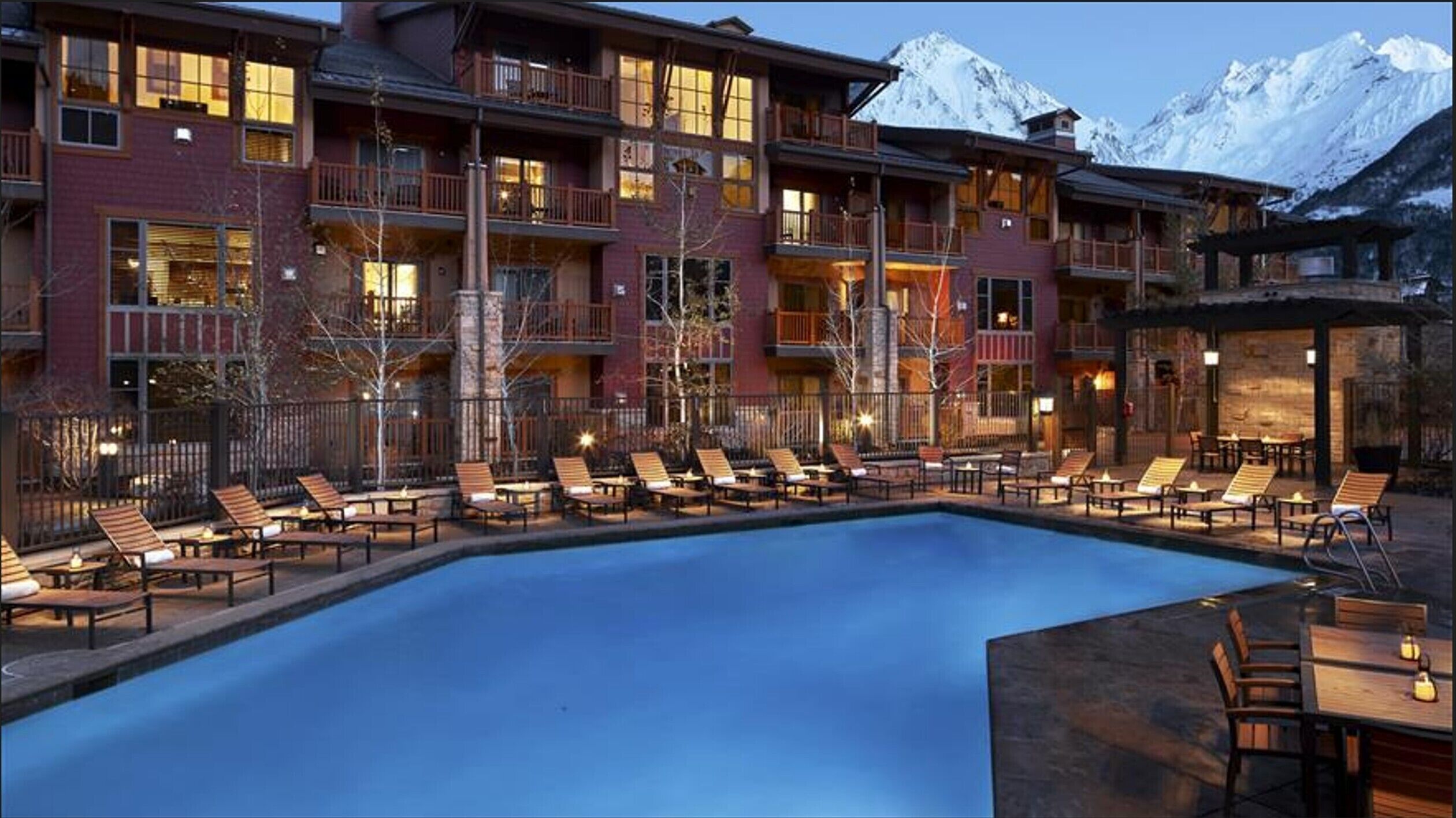 Piscina all'aperto, una piscina riscaldata