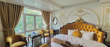 Suite, Balcony, City View | Premium bedding, pillowtop beds, minibar, desk
