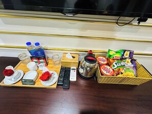 Suíte, sacada, vista para a cidade | Roupas de cama premium, camas com colchões pillow-top, frigobar